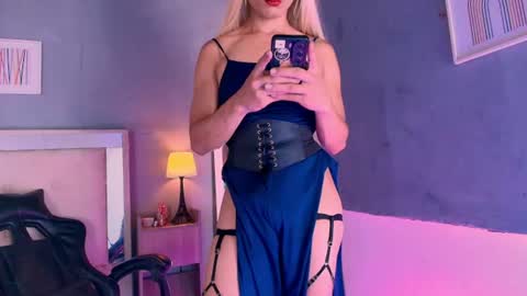 emily_castillo1_ online show from July 2026 07:01:01 AM