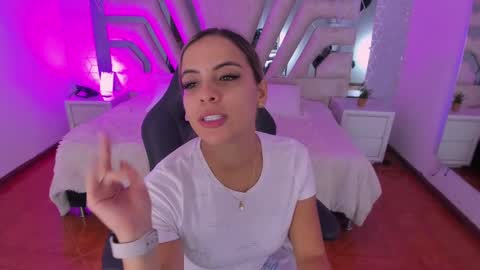 Snapshot of emily_ellen chatting on September 2025 11:11:01 AM Emily online show from September 2025 11:11:01 AM