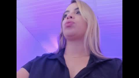 Snapshot of emily_ellen chatting on October 2025 11:07:02 AM Emily online show from October 2025 11:07:02 AM