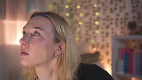 Em -  online show from December 2024 01:25:01 AM