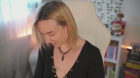 Em -  online show from December 2024 01:33:01 PM