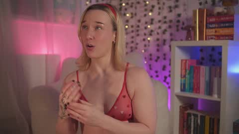 Em -  online show from December 2024 09:30:02 PM