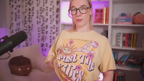 Em -  online show from February 2025 11:58:02 PM