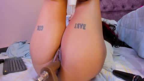 Snapshot of emily_foxyy chatting on February 2025 12:43:01 AM Emily online show from February 2025 12:43:01 AM