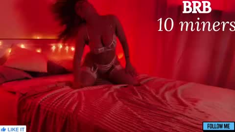 Snapshot of emily_gin chatting on May 2026 06:54:01 AM EMILY online show from May 2026 06:54:01 AM