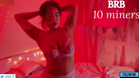 Snapshot of emily_gin chatting on May 2026 01:56:02 AM EMILY online show from May 2026 01:56:02 AM