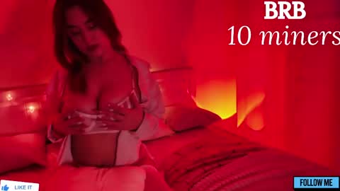 Snapshot of emily_gin chatting on May 2026 10:33:01 AM EMILY online show from May 2026 10:33:01 AM