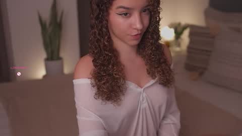 Juliana online show from March 2026 12:52:02 AM