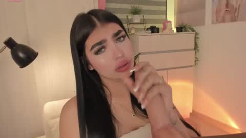 Snapshot of emily_kenner chatting on July 2026 11:46:02 AM EmilyKenner Independent model online show from July 2026 11:46:02 AM