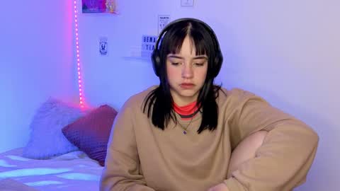 Emily Lindey online show from March 2026 08:26:33 AM