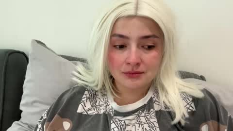 emily_morning_dew online show from April 2026 08:15:01 AM