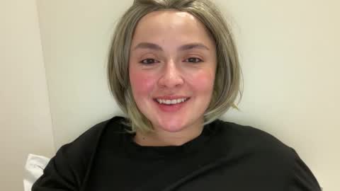 Snapshot of emily_morning_dew chatting on April 2026 08:25:02 PM emily_morning_dew online show from April 2026 08:25:02 PM