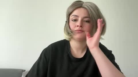 Snapshot of emily_morning_dew chatting on May 2026 08:11:02 AM emily_morning_dew online show from May 2026 08:11:02 AM