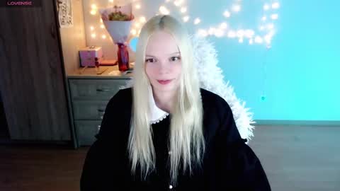 Lia online show from March 2025 08:16:01 PM