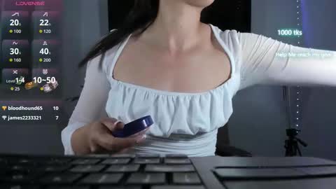 emily_palmeer online show from February 2026 11:00:01 AM