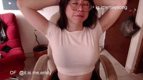 emily_pearl_ online show from April 2026 09:24:01 PM