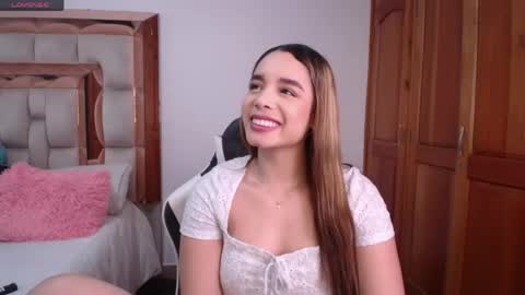Snapshot of emily_poarch chatting on April 2026 10:58:01 PM emily online show from April 2026 10:58:01 PM