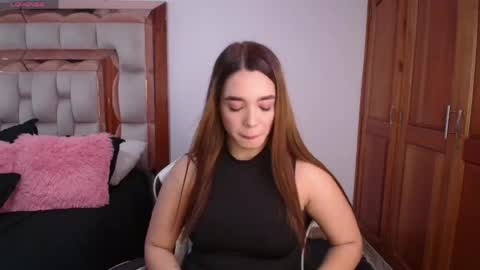 Snapshot of emily_poarch chatting on May 2026 06:46:01 PM emily online show from May 2026 06:46:01 PM