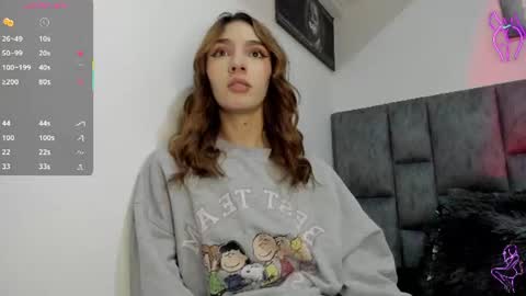 Snapshot of emily_pons chatting on June 2026 12:13:02 AM Emi online show from June 2026 12:13:02 AM