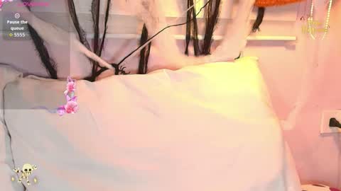 Emily online show from October 2025 12:50:01 PM