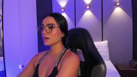 Snapshot of emily_tolson chatting on June 2026 08:03:01 PM emily_tolson online show from June 2026 08:03:01 PM