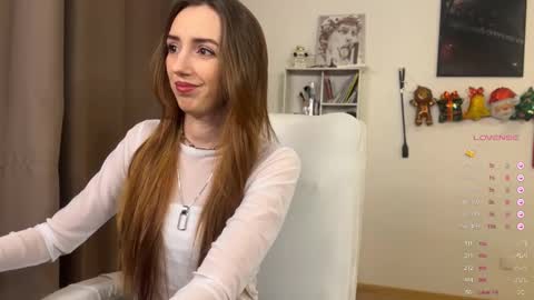 Lia online show from December 2025 04:11:01 PM