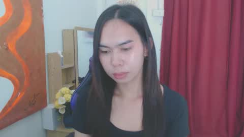 emily_xo143 online show from May 2026 11:18:01 AM