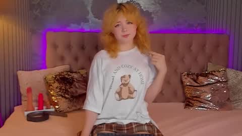 Baby Emelli online show from November 2025 12:17:01 PM