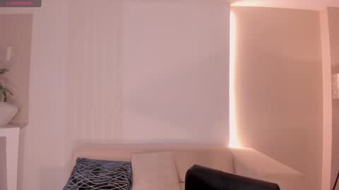 Emily Armstrong online show from December 2024 12:01:02 PM