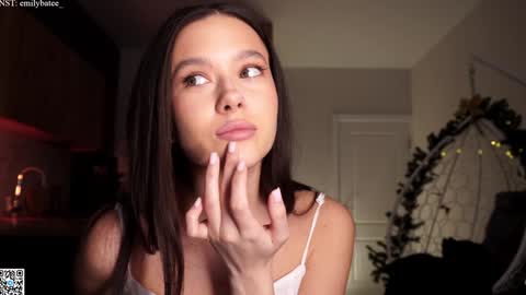 Snapshot of emilybatee chatting on February 2026 05:16:01 PM emilybatee online show from February 2026 05:16:01 PM