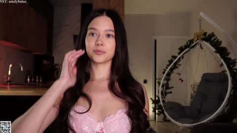 Snapshot of emilybatee chatting on March 2026 06:58:01 PM emilybatee online show from March 2026 06:58:01 PM