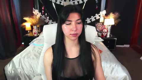 Emy online show from November 2025 07:21:01 AM