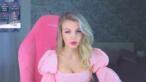 Snapshot of emilydancee chatting on February 2025 05:03:02 AM emilydancee online show from February 2025 05:03:02 AM