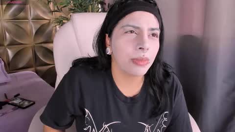  Emily  online show from October 2025 06:41:01 PM