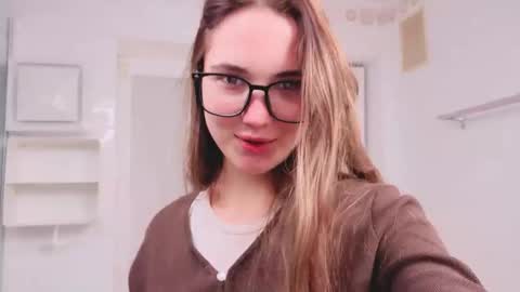 Snapshot of emilydeer chatting on December 2025 06:24:02 PM Emily online show from December 2025 06:24:02 PM