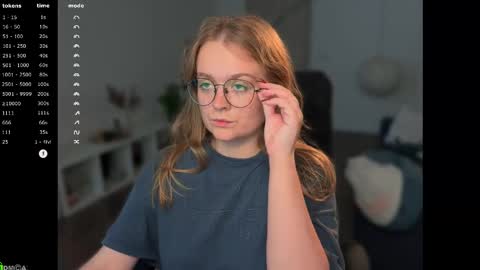Snapshot of emilyforelsket chatting on October 2025 12:04:02 PM Emily online show from October 2025 12:04:02 PM