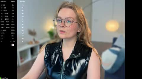 Snapshot of emilyforelsket chatting on October 2025 12:04:01 PM Emily online show from October 2025 12:04:01 PM