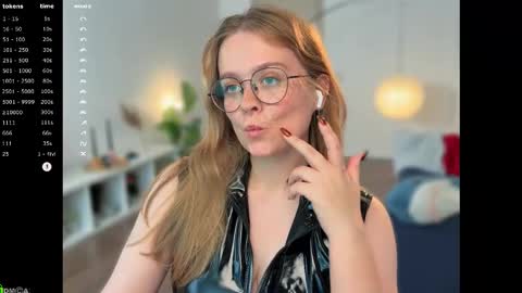 Snapshot of emilyforelsket chatting on October 2025 12:17:01 PM Emily online show from October 2025 12:17:01 PM