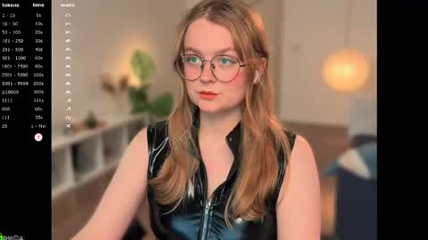 Emily  online show from November 2025 12:16:01 PM