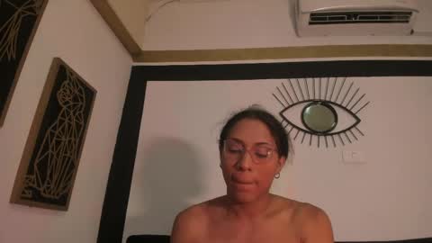 Snapshot of emilygomezz chatting on May 2026 11:27:02 AM Emily online show from May 2026 11:27:02 AM