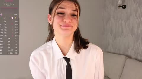 Snapshot of emilyhewell chatting on May 2026 03:07:02 PM Emi online show from May 2026 03:07:02 PM