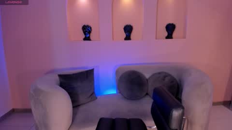 Emily online show from October 2025 04:13:01 AM