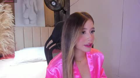 EmilyJhonson online show from April 2026 08:32:02 PM