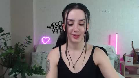 Emyli online show from March 2025 06:55:01 PM