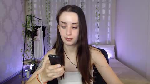 Emyli online show from September 2025 05:24:02 PM