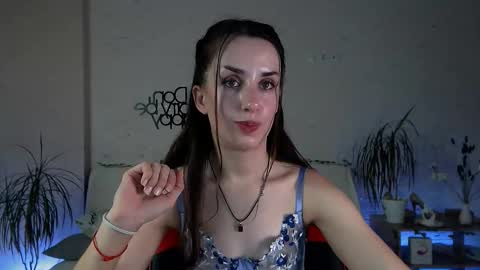 Emyli online show from September 2025 04:40:02 PM