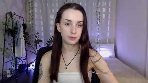 Emyli online show from September 2025 05:15:02 PM