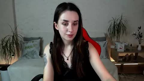 Emyli online show from November 2025 01:05:02 AM