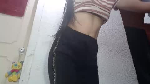 Nickole online show from November 2025 04:06:01 PM