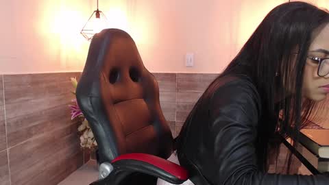 Emily  online show from December 2024 05:44:01 PM